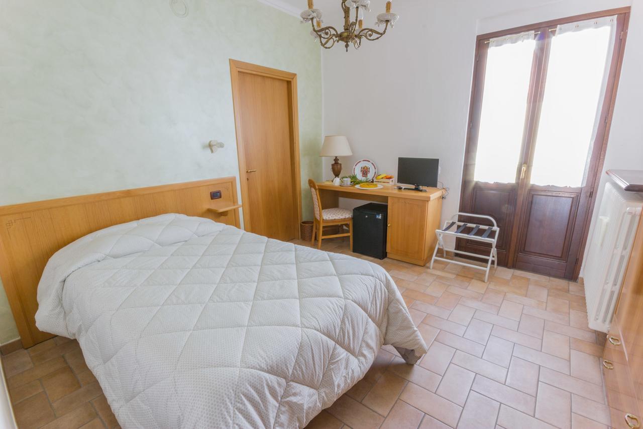 Hotel Ristorante Buasca Cuorgnè Exteriér fotografie